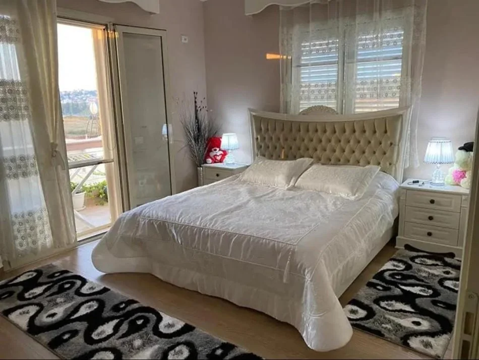 Tirane, jepet me qera Vile 3 Katshe Kati 3, 330 m² 1.700 € (Prane TEG)