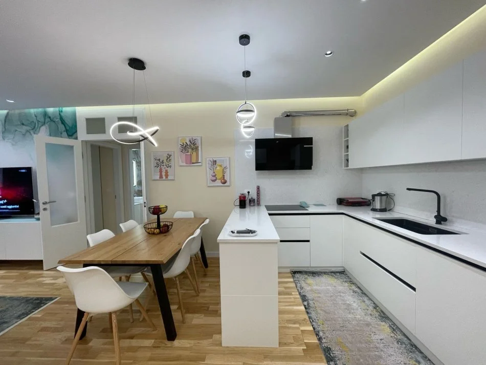 Tirane, shitet apartament 2+1+Ballkon Kati 2, 92 m² 285.000 € (Vet Hospital)