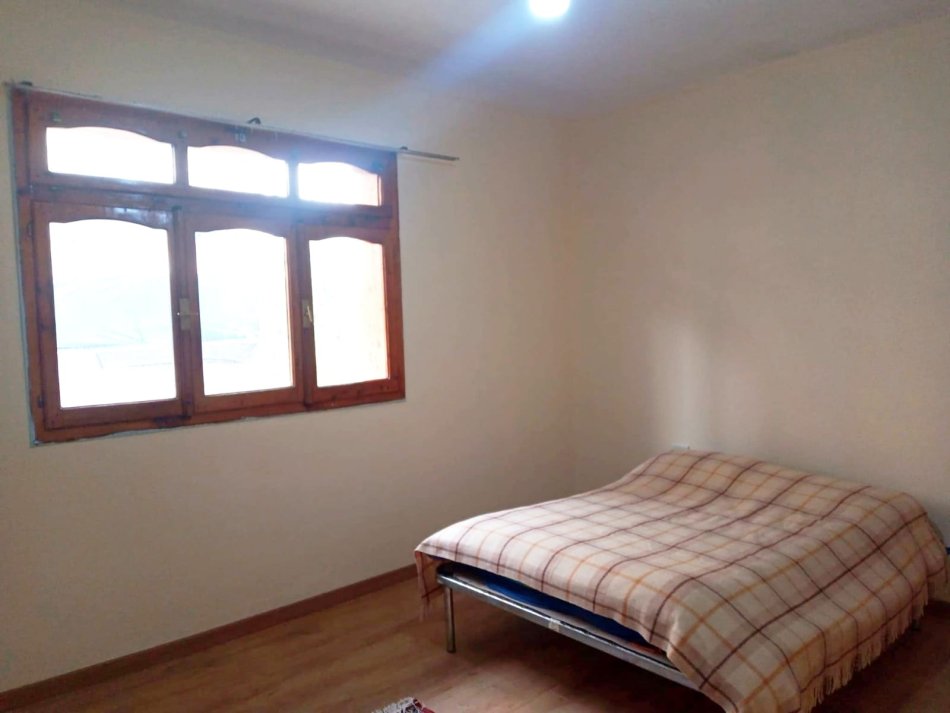 Tirane, jepet me qera , 350 € (Rruga Njazi Meka)