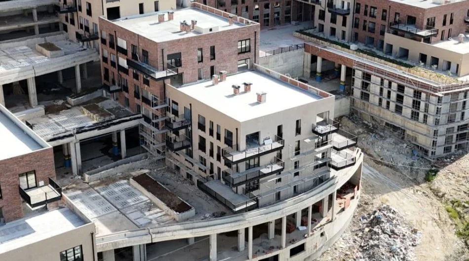 Tirane, shitet apartament duplex 3+1+Ballkon Kati 1, 305.000 € (Kodra e Diellit)