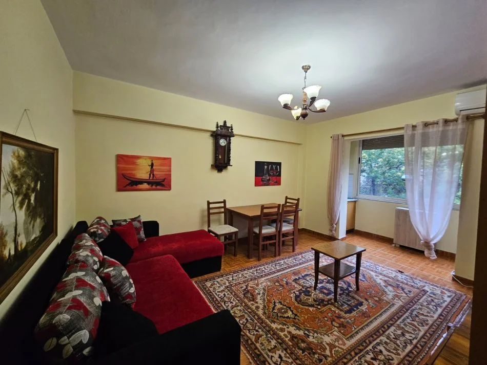 Tirane, jap me qera apartament 2+1+Ballkon , 80 m² 550 € (Qender)