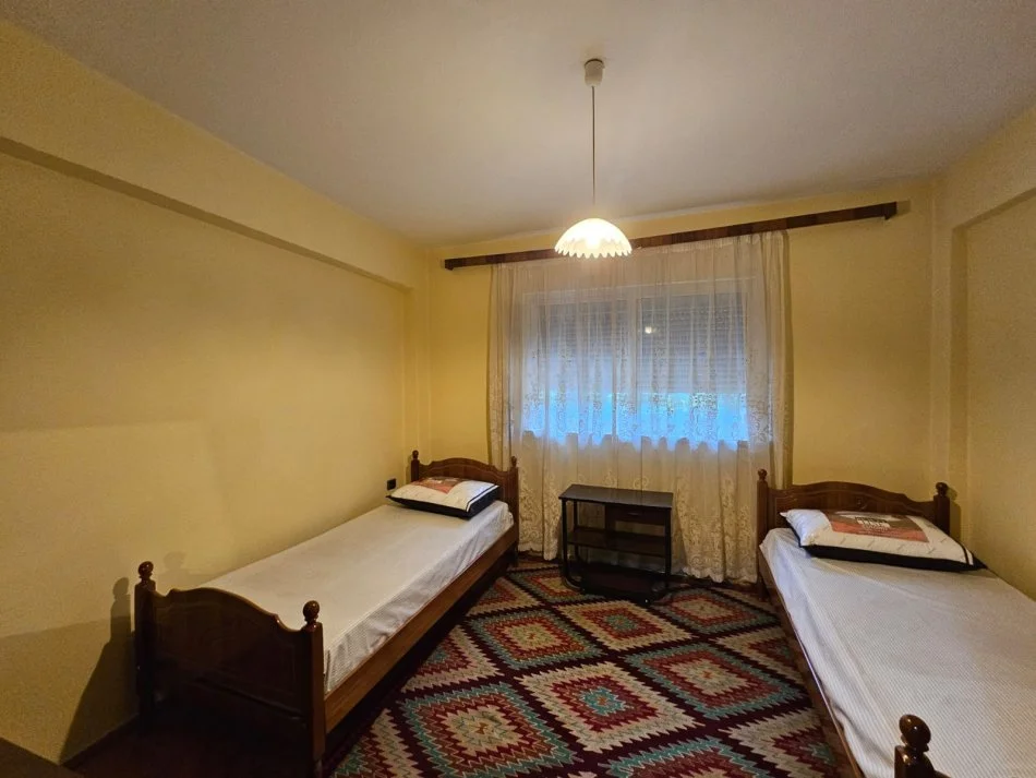 Tirane, jap me qera apartament 2+1+Ballkon , 80 m² 550 € (Qender)