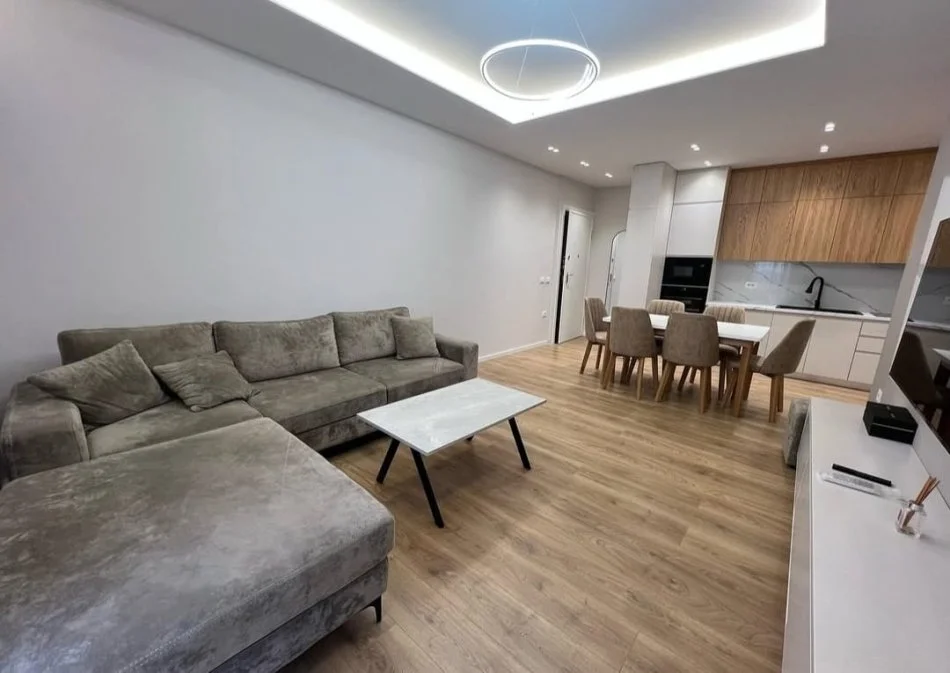 Tirane, jepet me qera apartament 2+1 Kati 2, 80 m² 900 € (Rruga kavajes)
