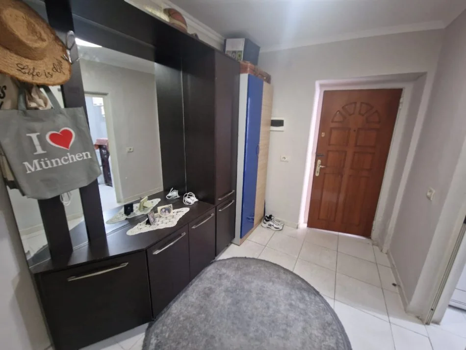 Tirane, shitet apartament 1+1 Kati 2, 63 m² 126.000 € (Vasil shanto)