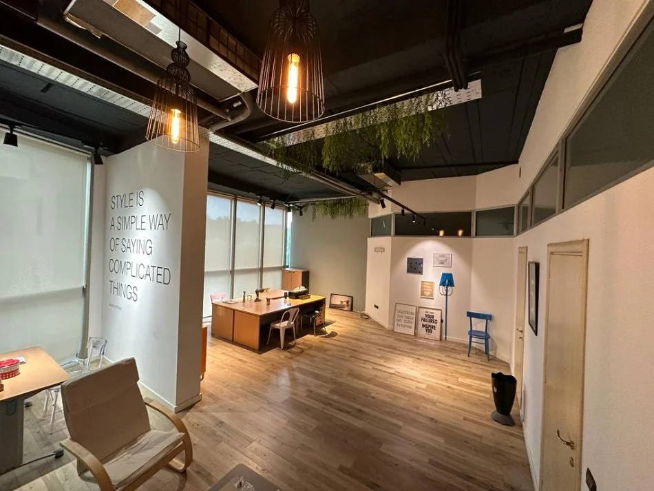 Tirane, jepet me qera ambjent biznesi Kati 3, 60 m² 1.500 € (Myslym Shyri)