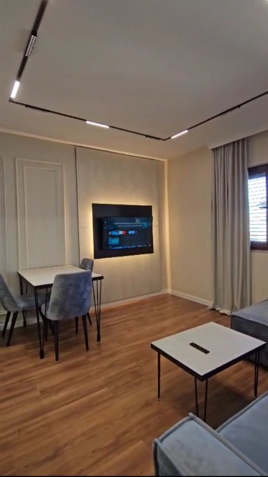 Tirane, jepet me qera apartament 1+1+Ballkon Kati 10, 800 € 
