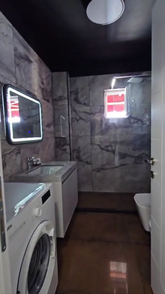 Tirane, jepet me qera apartament 1+1+Ballkon Kati 10, 800 € 