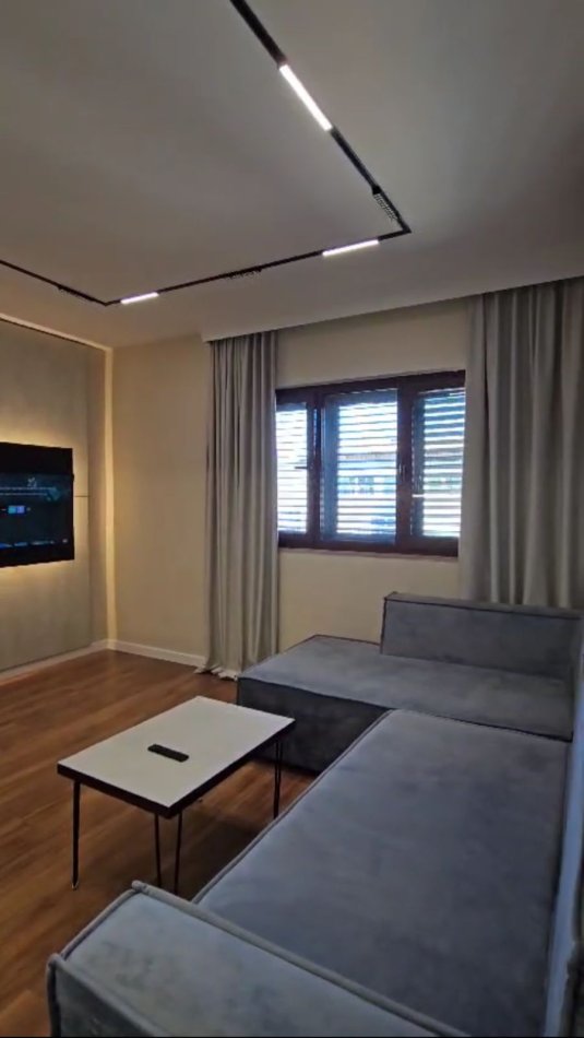 Tirane, jepet me qera apartament 1+1+Ballkon Kati 10, 800 € 