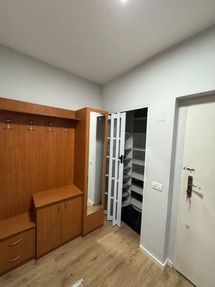 Tirane, jepet me qera apartament 1+1+Aneks+Ballkon Kati 5, 70 m² 600 € (Myslym Shyri)