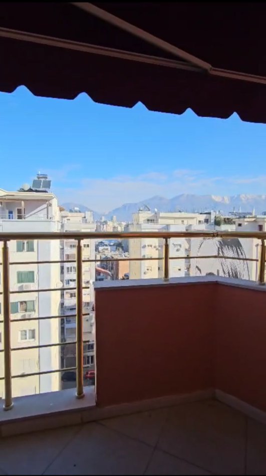 Tirane, jepet me qera apartament 1+1+Ballkon Kati 10, 800 € 
