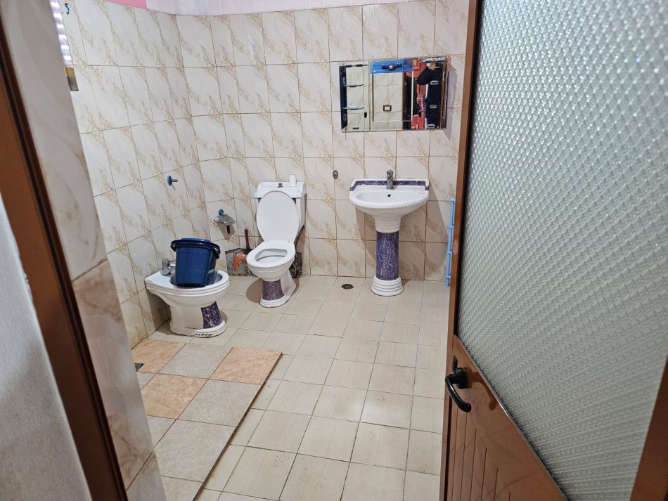 Tirane, shitet Vile 2+1+Ballkon Kati 3, 309 m² 220.000 € (BABRRU)