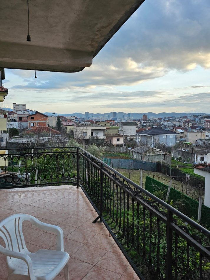 Tirane, shitet Vile 2+1+Ballkon Kati 3, 309 m² 220.000 € (BABRRU)