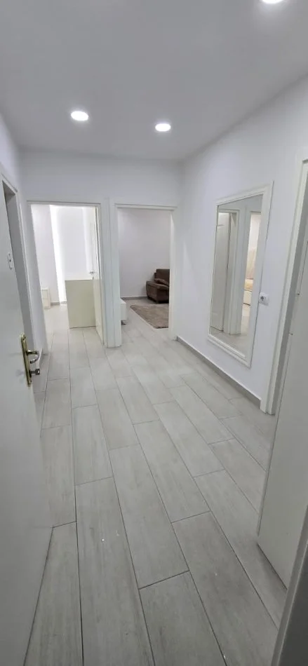 Tirane, shitet apartament 2+1+Ballkon Kati 3, 85 m² 158.000 € (Babe Rexha)