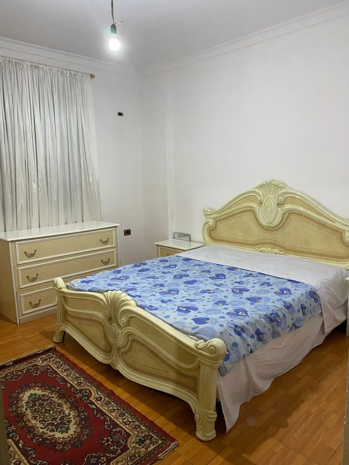 Shqiperi, jepet me qera apartament 1+1 Kati 1, 61 m² 300 € (Ramazan Bogdani)