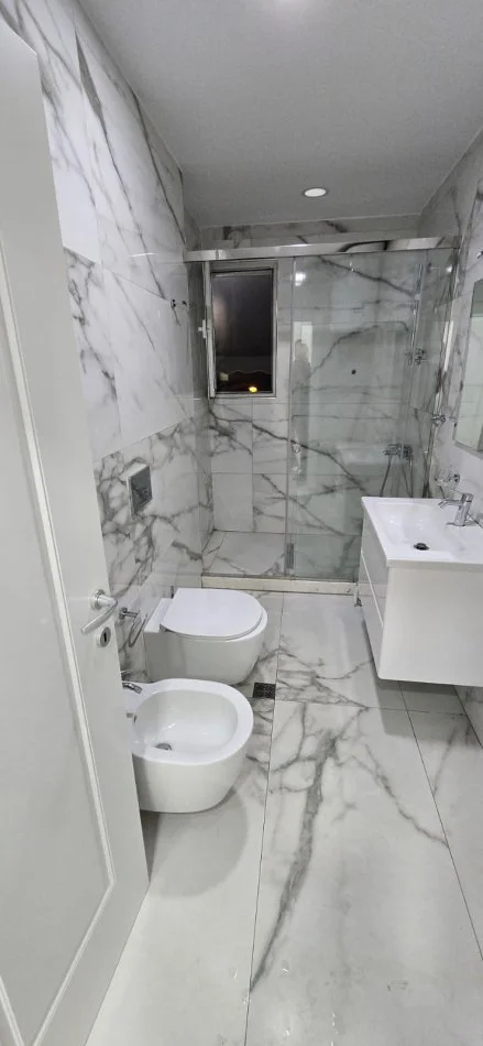 Tirane, shitet apartament 2+1+Ballkon Kati 3, 85 m² 158.000 € (Babe Rexha)