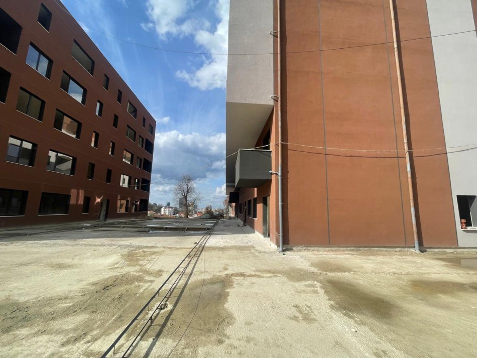 Shitet Apartament 2+1 💶150.000 € (Rruga Elbasanit)