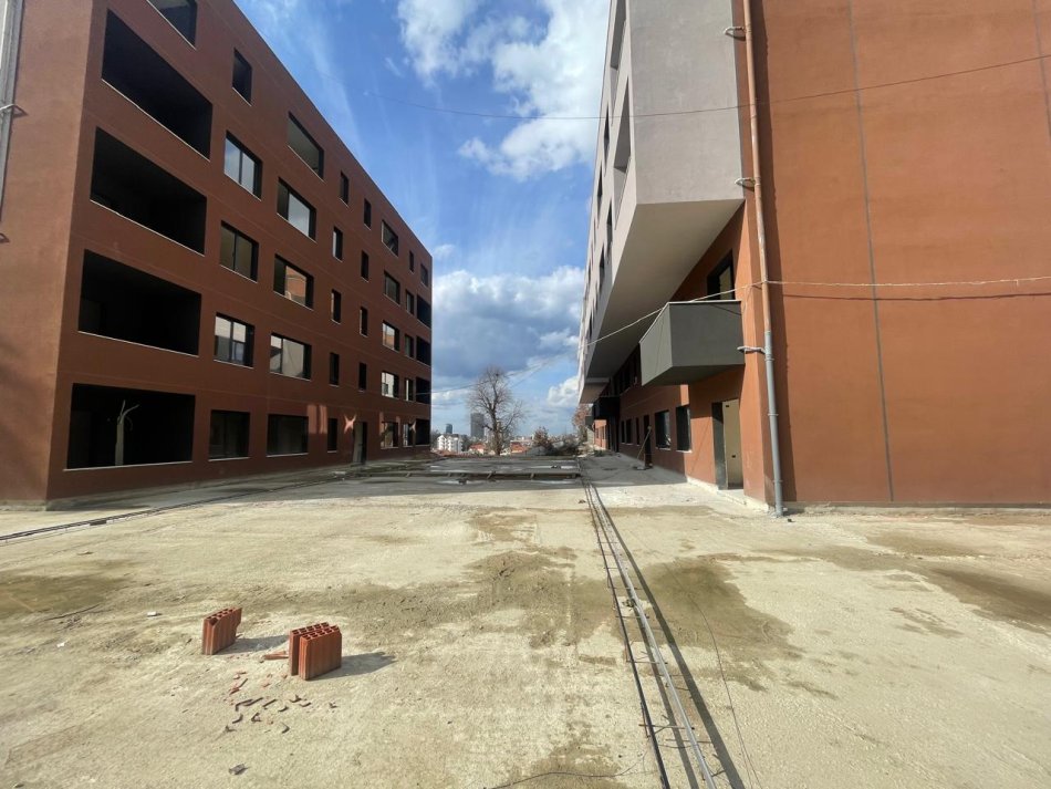 Shitet Apartament 2+1 💶150.000 € (Rruga Elbasanit)