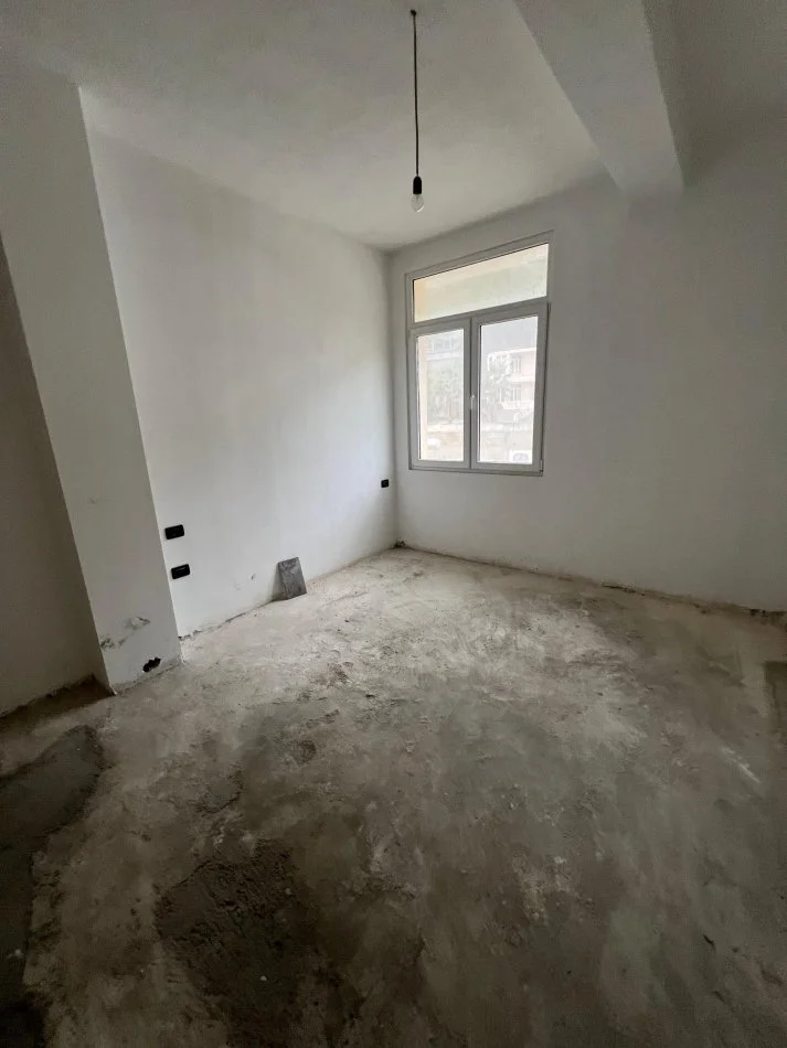 Vlore, shitet apartament 2+1+Aneks+Ballkon Kati 5, 129 m² 167.000 € (Uji i Ftohte)