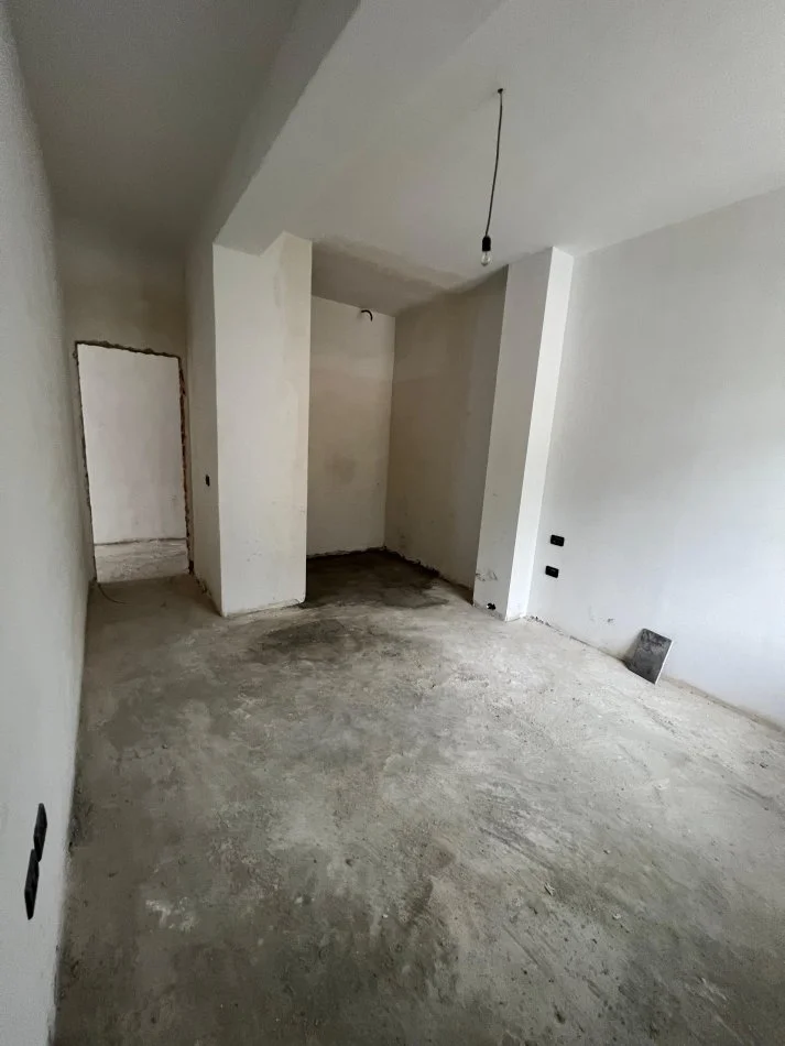 Vlore, shitet apartament 2+1+Aneks+Ballkon Kati 5, 129 m² 167.000 € (Uji i Ftohte)