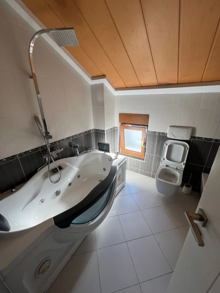 Shqiperi, shitet 3+1+Aneks+Ballkon Kati 3, 190 m² 600.000 € (TEG pran Joy residenc)