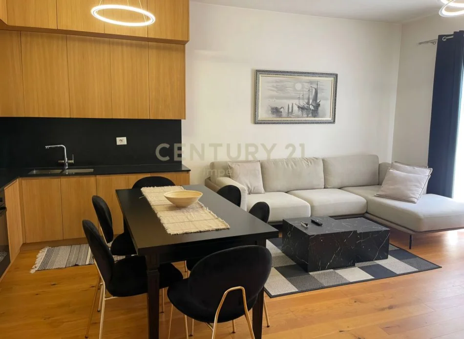 Tirane, shitet apartament 2+1+Ballkon Kati 2, 96 m² 255.000 € (Qendra Tregtare TEG)