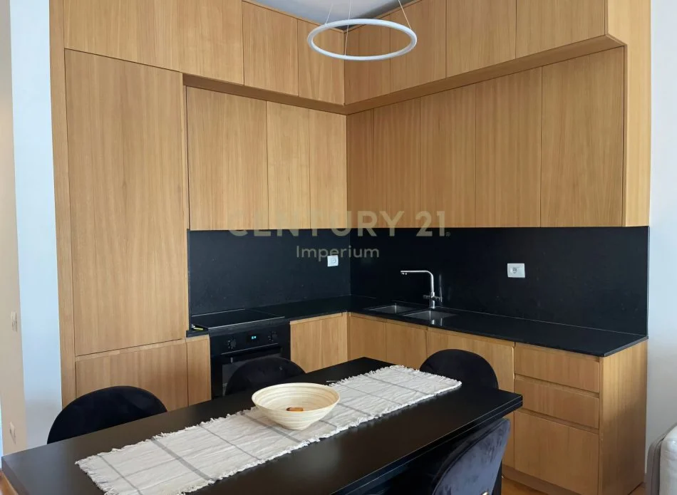 Tirane, shitet apartament 2+1+Ballkon Kati 2, 96 m² 255.000 € (Qendra Tregtare TEG)