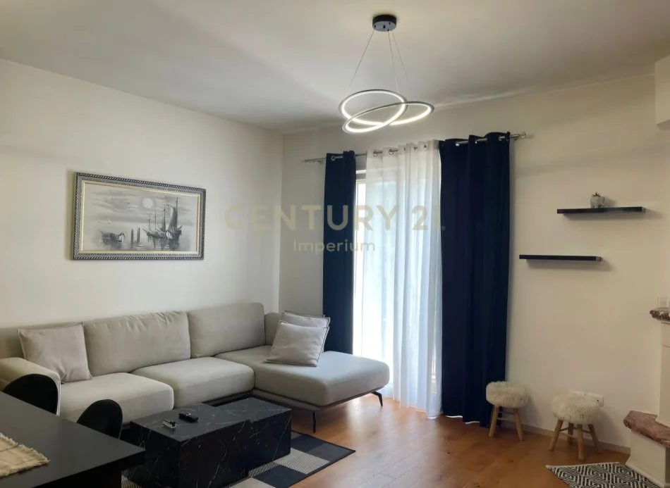 Tirane, shitet apartament 2+1+Ballkon Kati 2, 96 m² 255.000 € (Qendra Tregtare TEG)