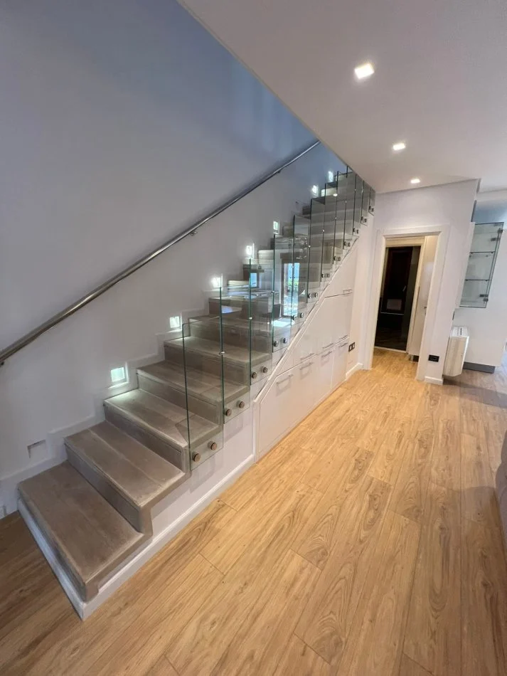 Shqiperi, shitet 3+1+Aneks+Ballkon Kati 3, 190 m² 600.000 € (TEG pran Joy residenc)