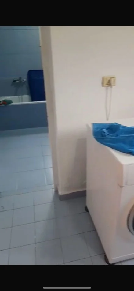 Tirane, jepet me qera 2+1 Kati 0, 99 m² 400 € (Laprak)