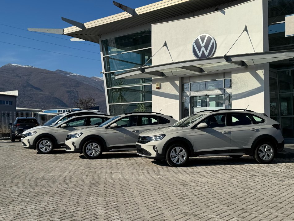 Jap me qera makine Taigo Benzin, gri metalizato automatik Klima 25 €