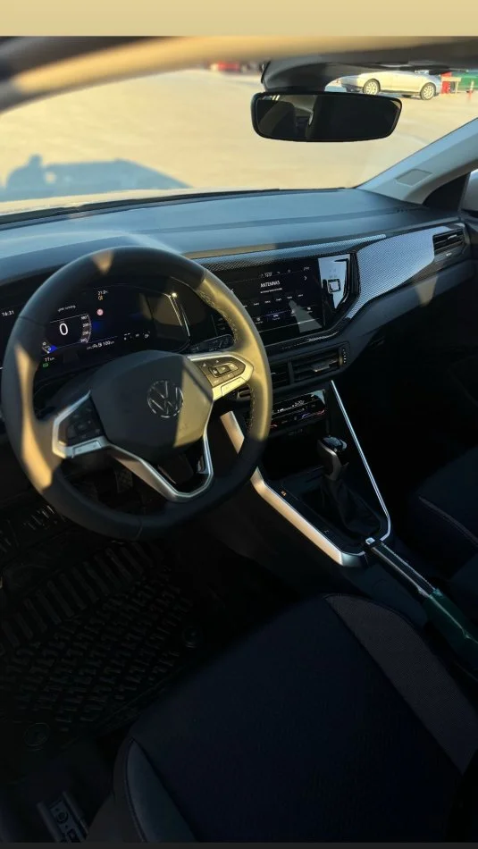 Jap me qera makine Taigo Benzin, gri metalizato automatik Klima 25 €