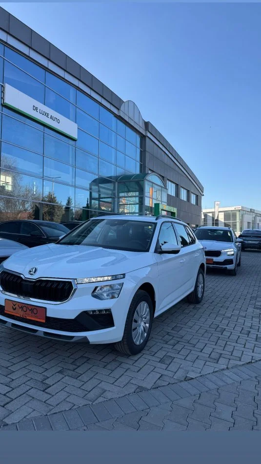 Jap me qera makine Taigo Benzin, gri metalizato automatik Klima 25 €