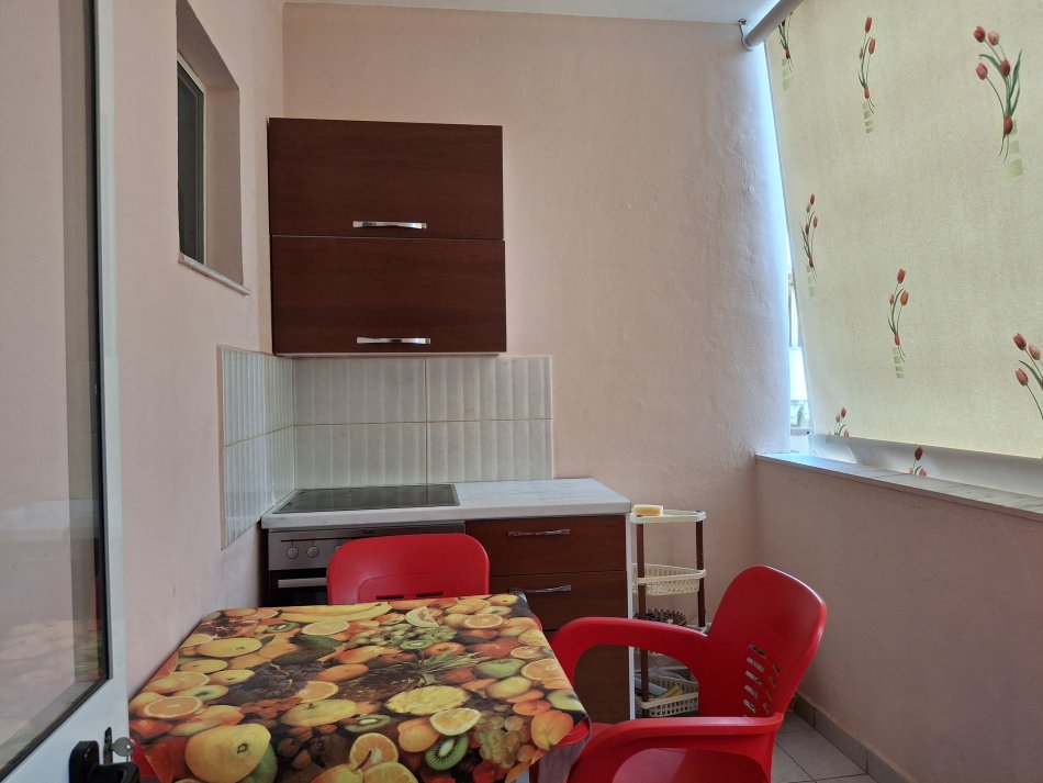 OKAZION - Apartament ne plazh, qira ditore, Shkembi Kavajes (prane Hotel Majestic)