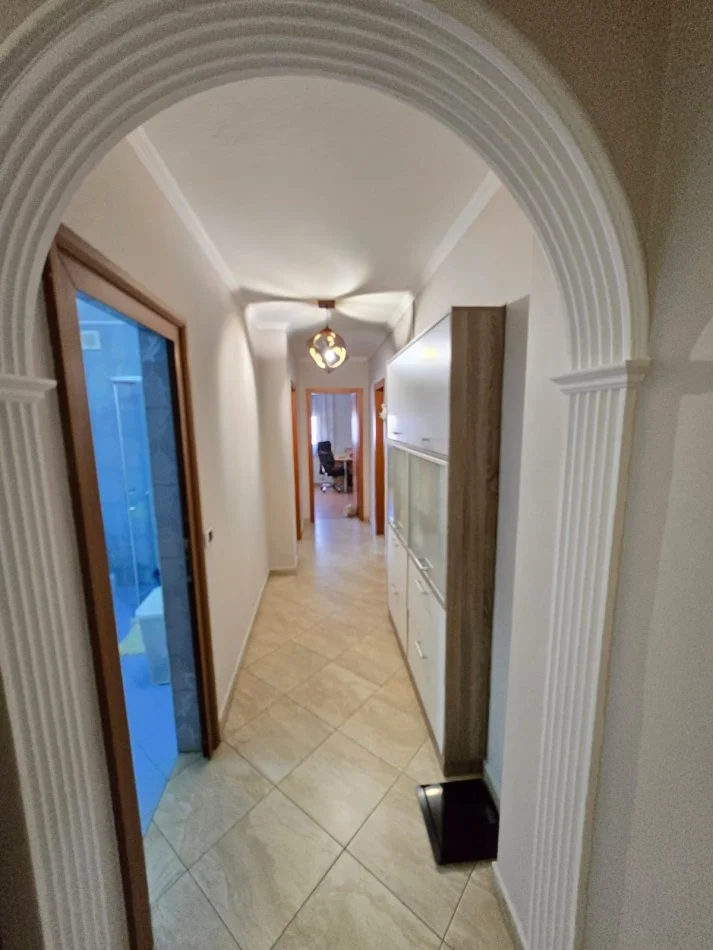 Tirane, shitet apartament 2+1 Kati 2, 93 m² 159.000 € (Apartament)