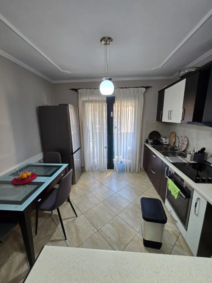 Tirane, shitet apartament 2+1 Kati 2, 93 m² 159.000 € (Apartament)