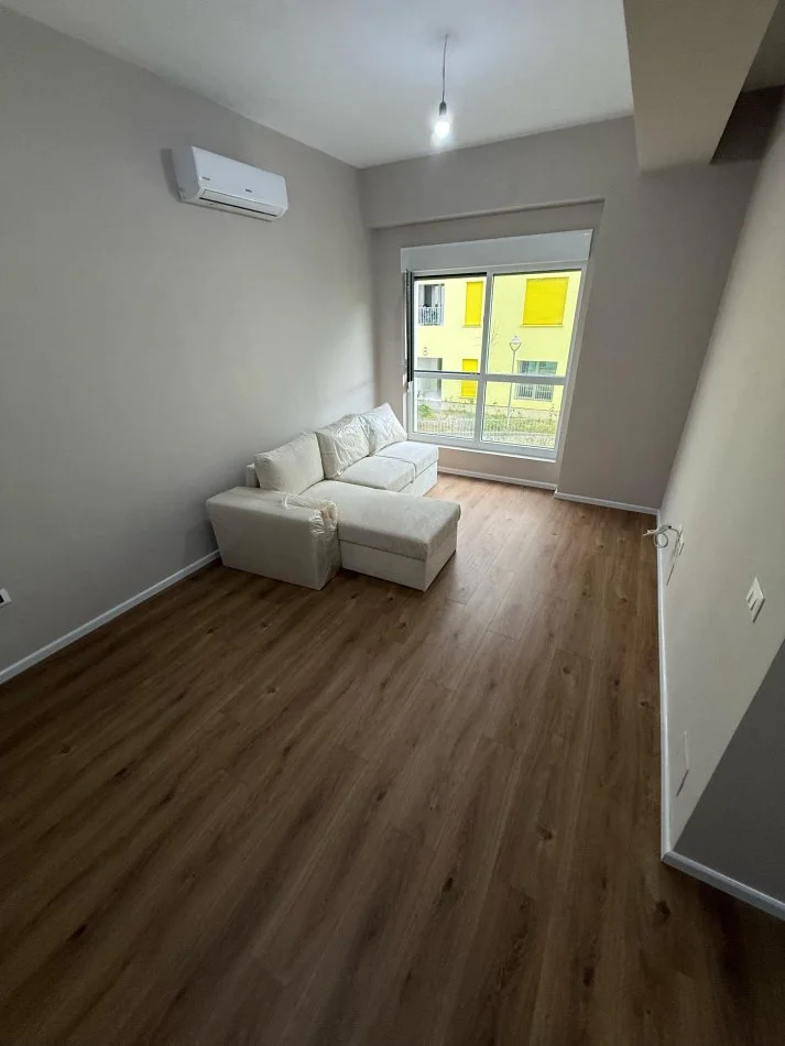 Tirane, shitet apartament 1+1+Ballkon Kati 3, 53 m² 95.000 € 