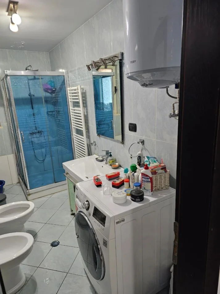 Tirane, jepet me qera apartament 1+1 Kati 2, 68 m² 440 € (21 Dhjetori)