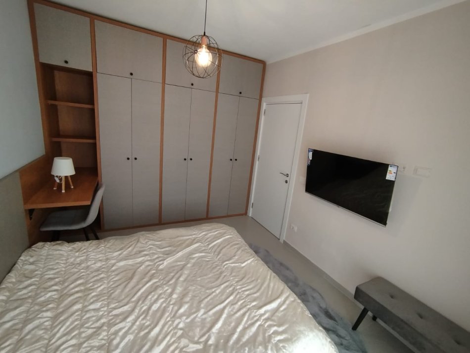 Tirane, jepet me qera apartament 1+1 Kati 7, 56 m² 500 € (Univers City)