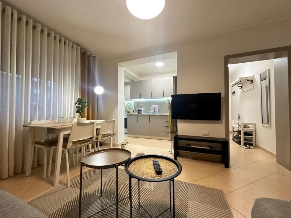 Tirane, jepet me qera apartament 1+1 Kati 3, 60 m² 600 € (Myslym shuri)