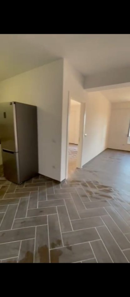 Tirane, jepet me qera apartament 2+1+Ballkon Kati 8, 91 m² 900 € (Rruga Myslym Shyri)