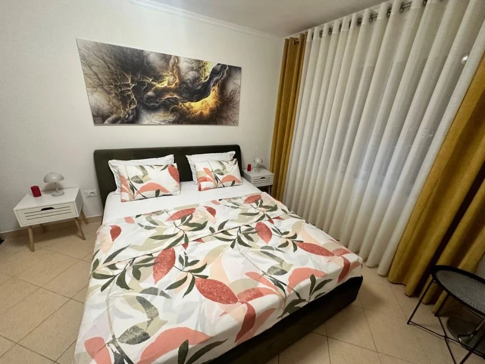 Tirane, jepet me qera apartament 1+1 Kati 3, 60 m² 600 € (Myslym shuri)