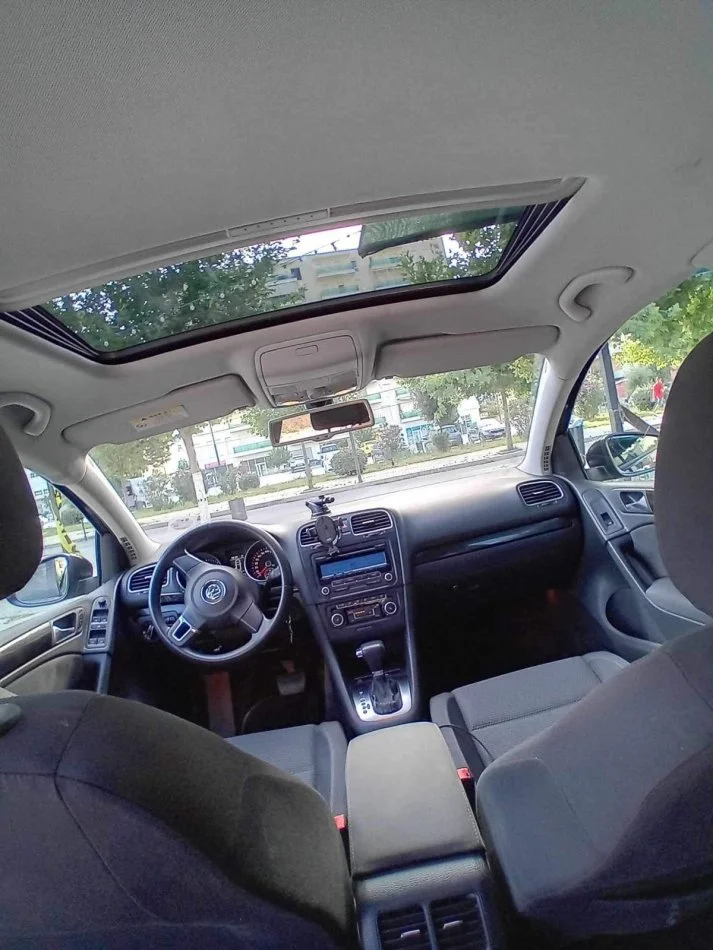 Tirane, shes makine GOLF 6 Nafte, blu e errët automatik 170.000 km 6.400 €