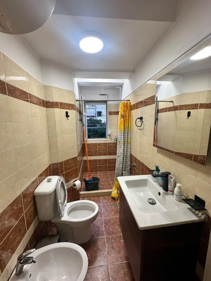 Tirane, jepet me qera apartament 1+1 Kati 3, 60 m² 600 € (Myslym shuri)