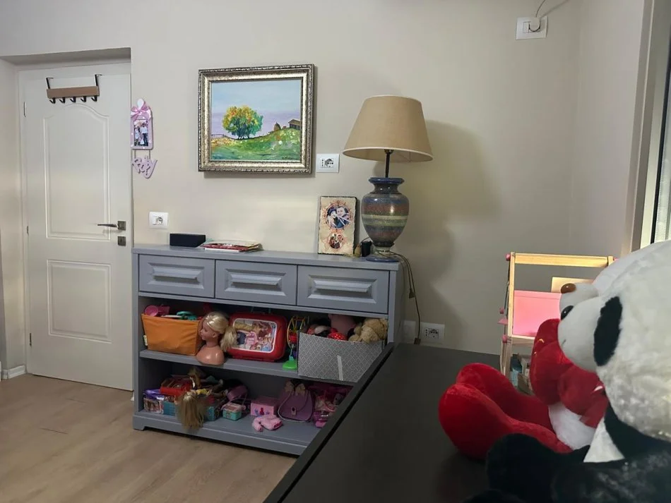 Tirane, jepet me qera apartament 2+1 Kati 5, 75 m² 750 € (Bllok, Juridiku)