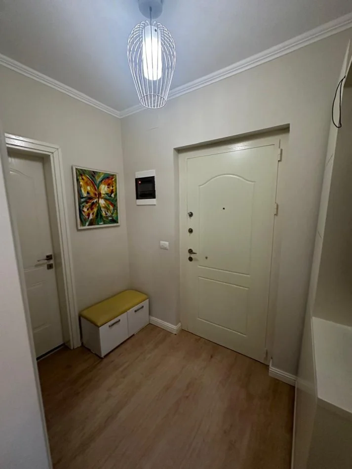 Tirane, jepet me qera apartament 2+1 Kati 5, 75 m² 750 € (Bllok, Juridiku)