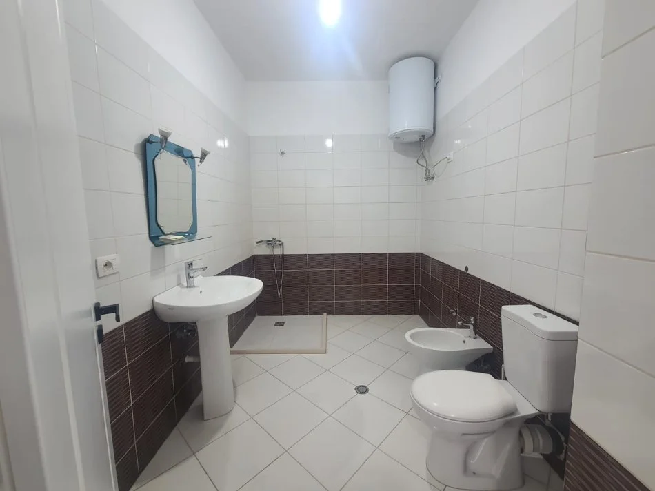 Tirane, shitet apartament 2+1 Kati 5, 97 m² 140.000 € (Misto mame)