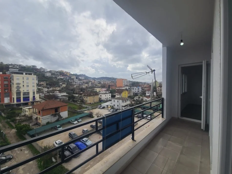 Tirane, shitet apartament 2+1 Kati 5, 97 m² 140.000 € (Misto mame)