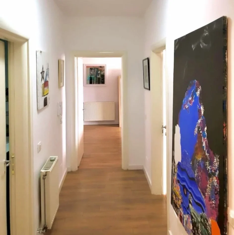 Tirane, shitet apartament 2+1 Kati 8, 123 m² 289.000 € (Komuna e parisit)