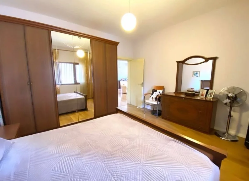 Tirane, shitet apartament 2+1 Kati 3, 122 m² 225.000 € (Vasil shanto)