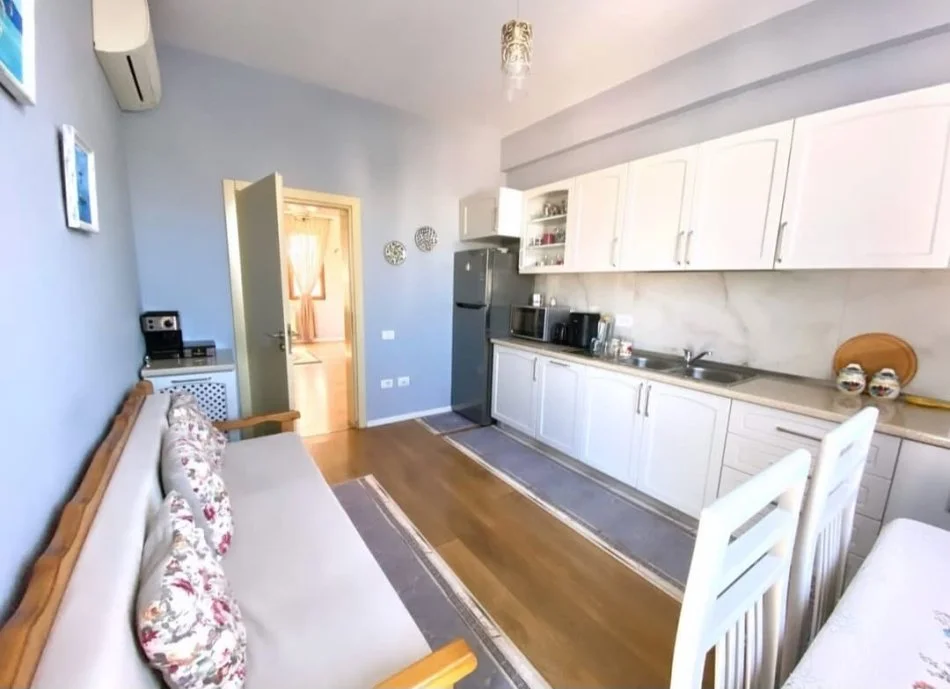 Tirane, shitet apartament 2+1 Kati 3, 122 m² 225.000 € (Vasil shanto)